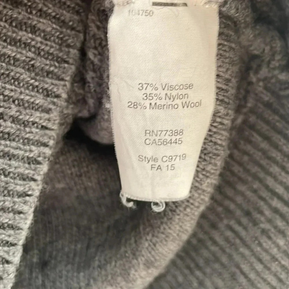 [6] J. Crew  Merino Wool Blend Curved Hem Sweater Gray - Picture 4 of 7
